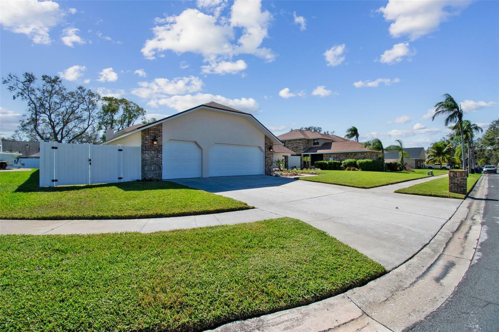 Property Photo:  14444 Kandi Court  FL 33774 