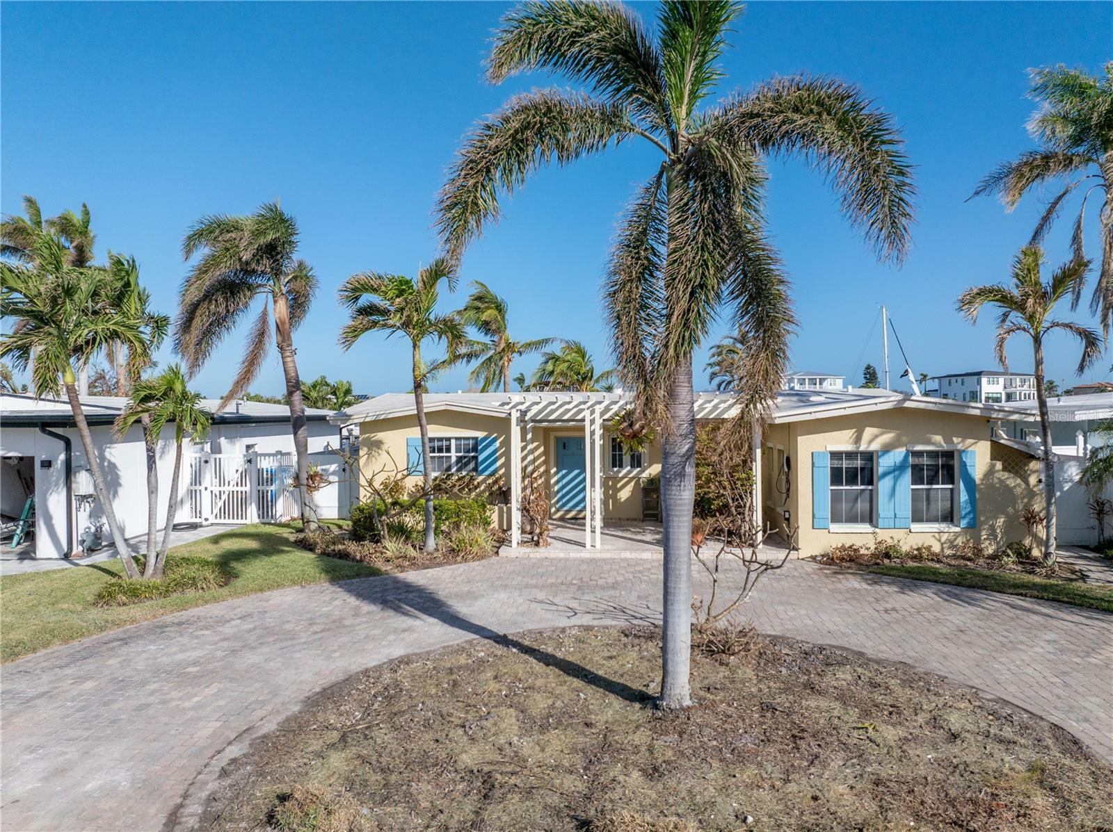 Property Photo:  17054 Dolphin Drive  FL 33708 