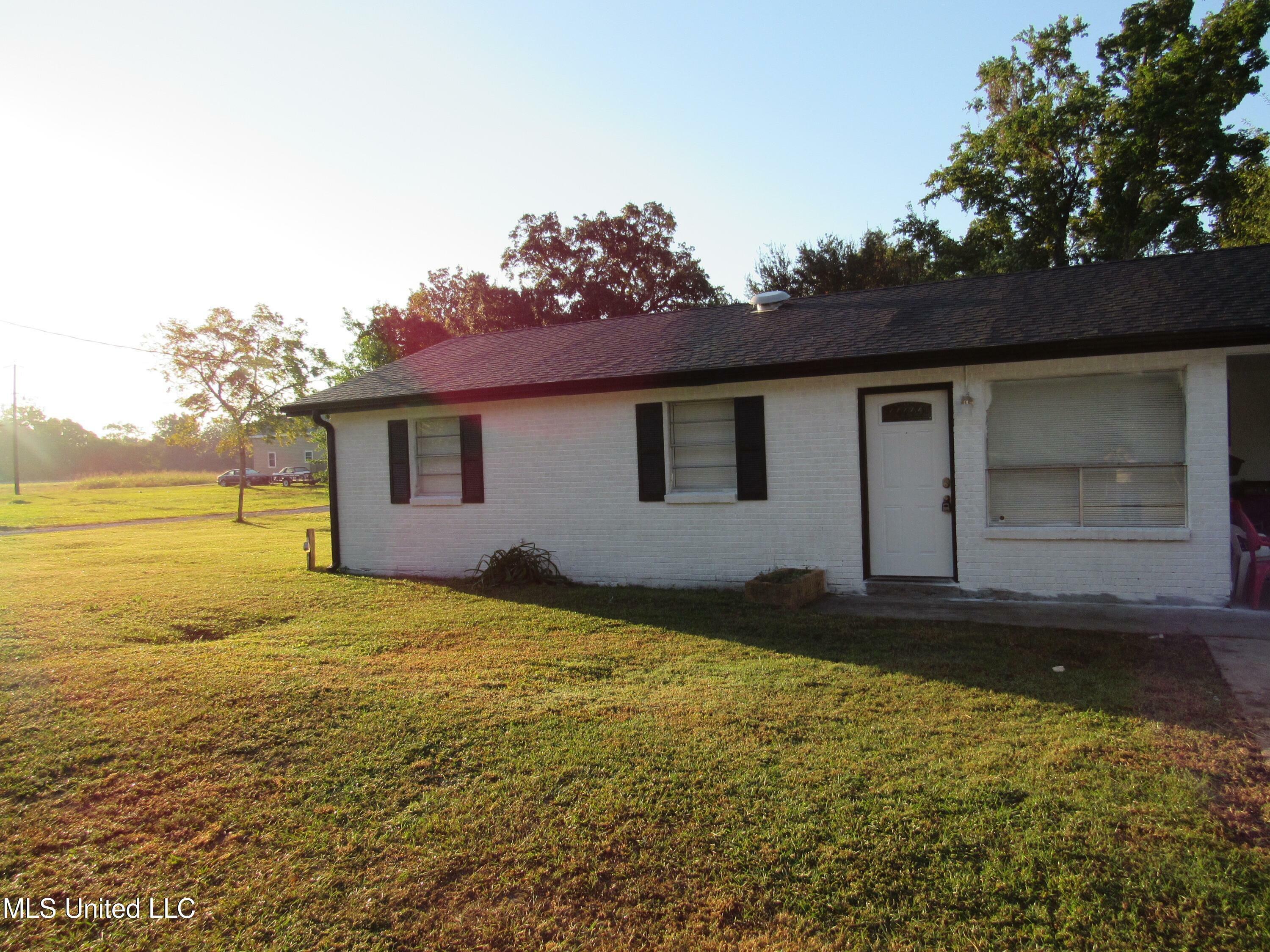 Property Photo: 1238 37th Avenue MS 39501