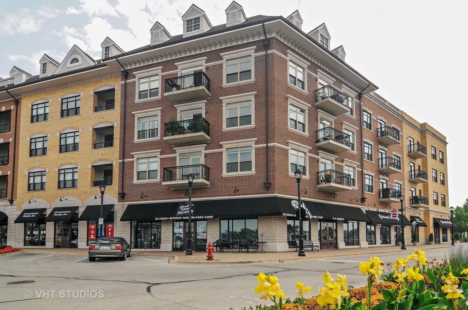 Property Photo:  24 W Station Street 211  IL 60067 