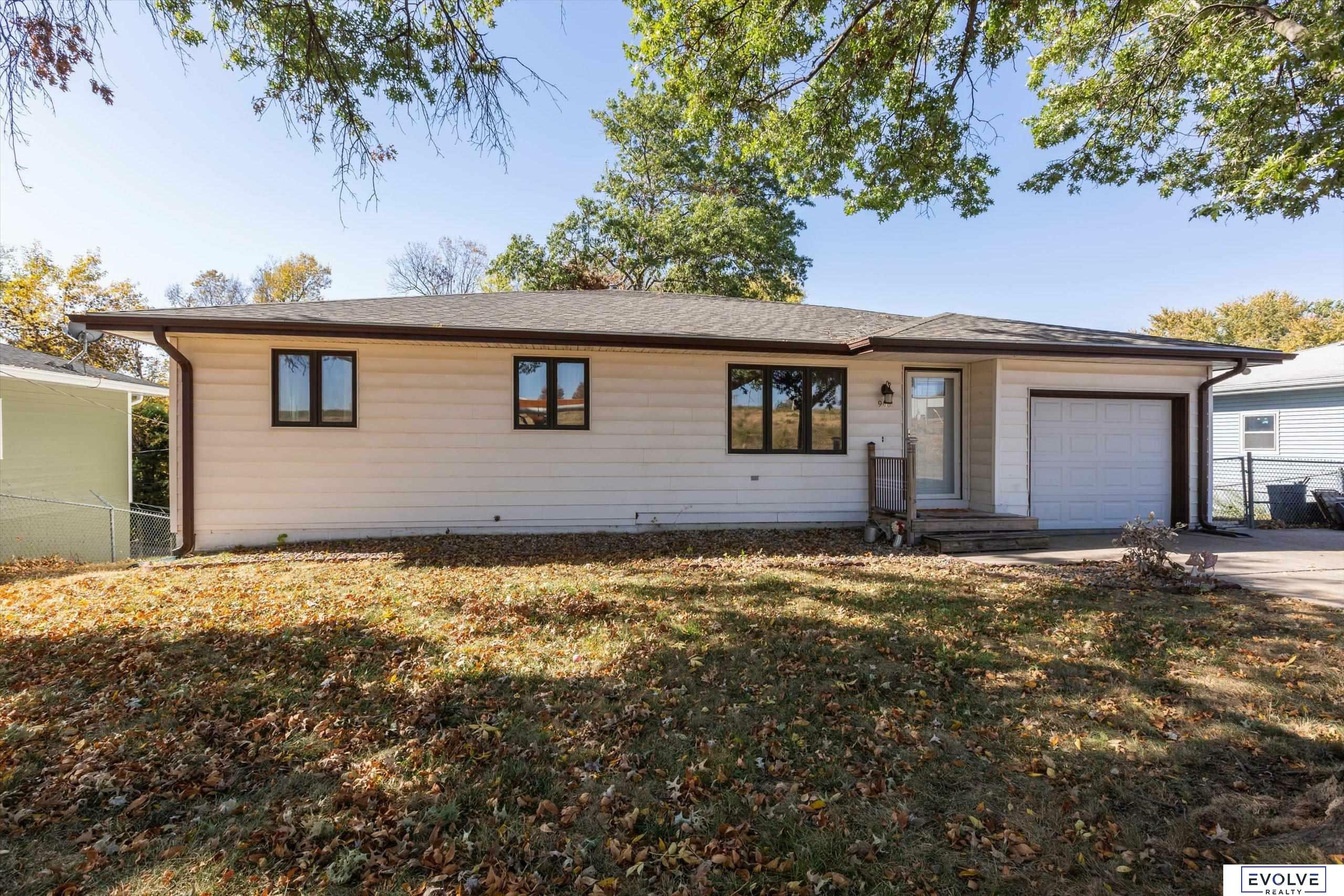 Property Photo:  908 Pawnee Drive  NE 68028 