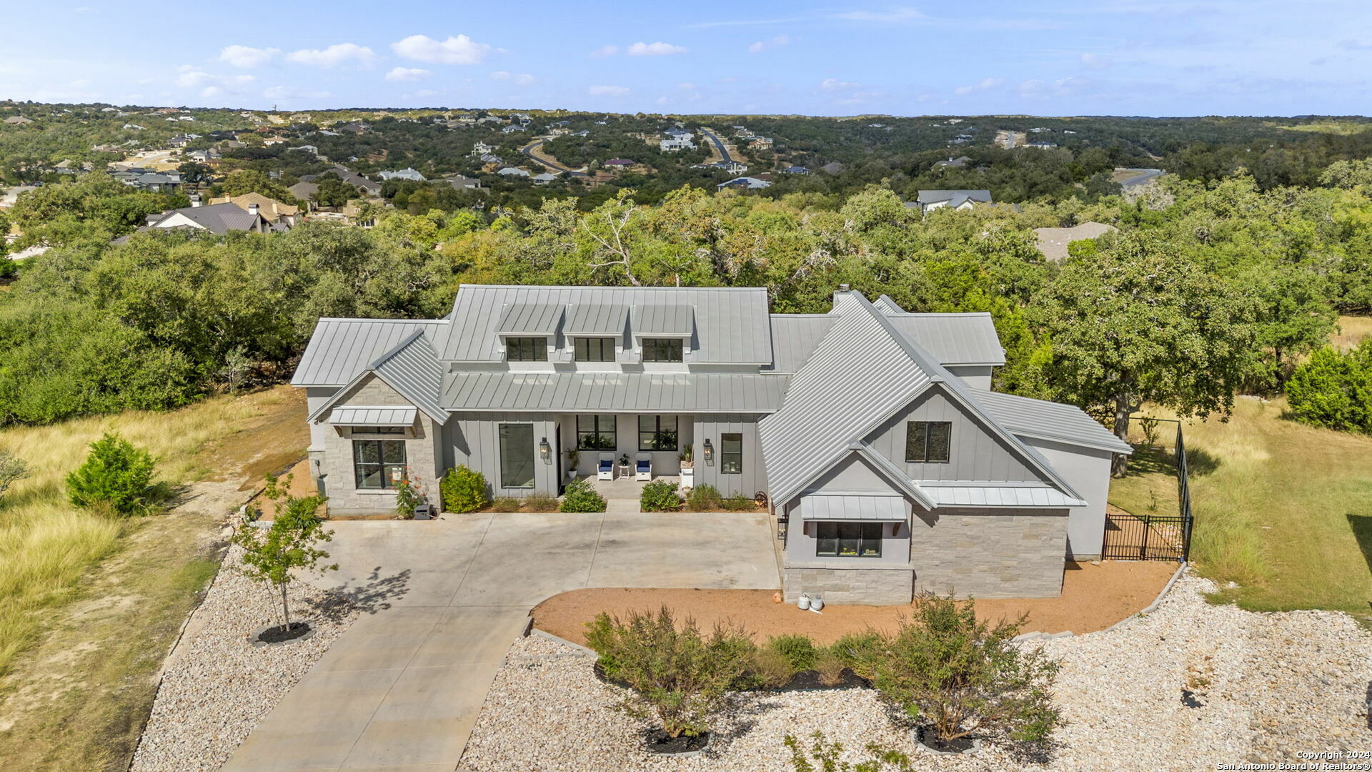 Property Photo: 1220 Brushy Curve TX 78132