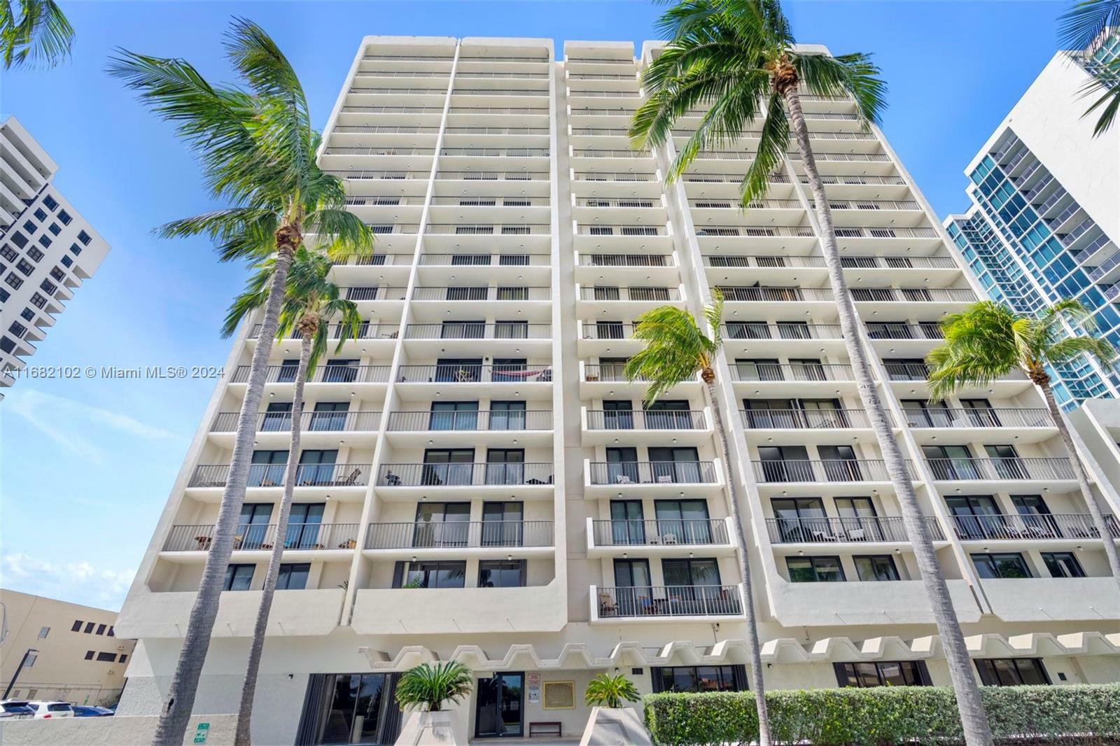 Property Photo:  2625 Collins Ave 1106  FL 33140 