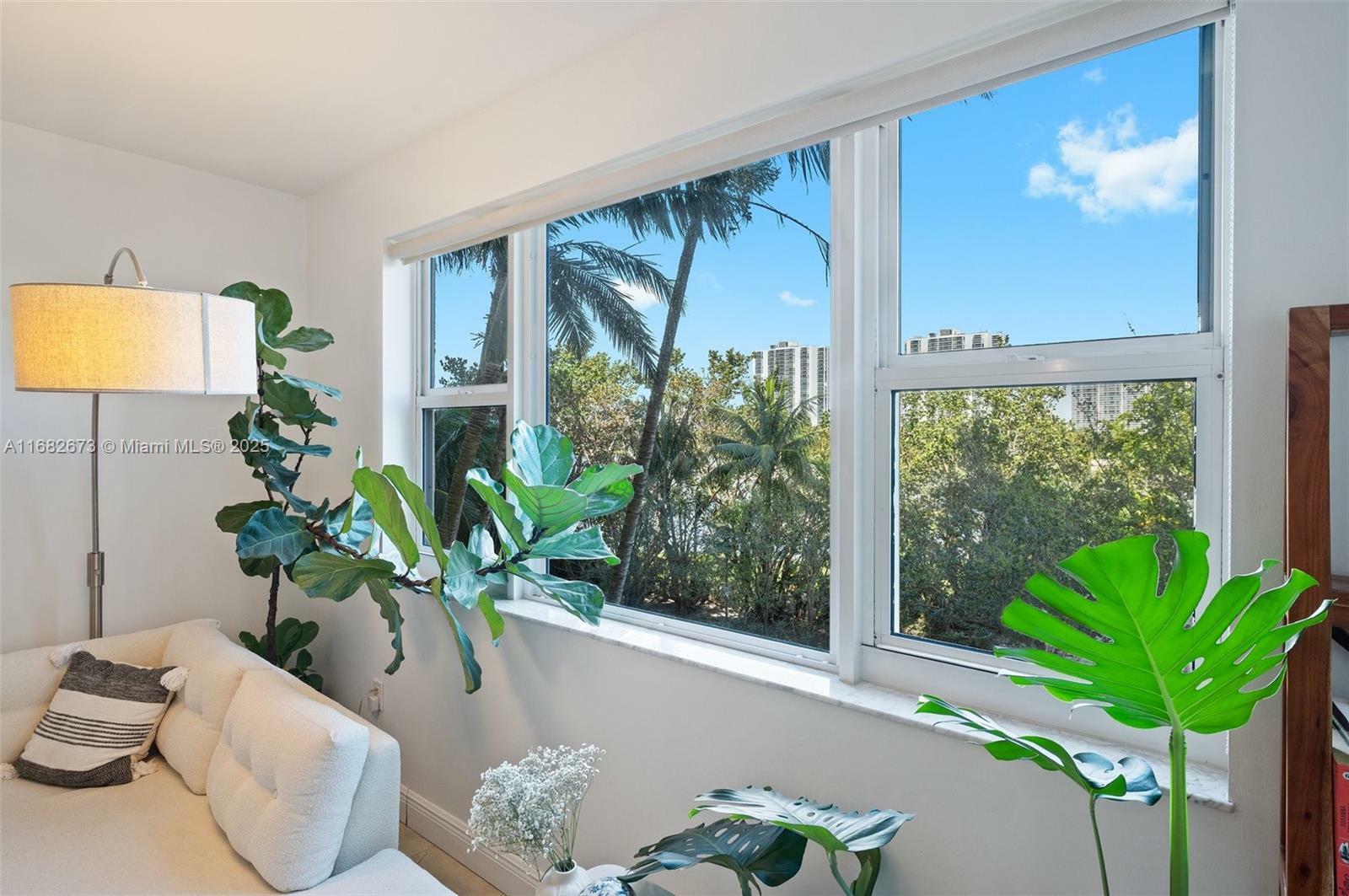 Property Photo: 20000 E Country Club Dr 314 FL 33180