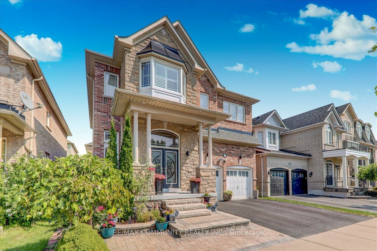 Property Photo:  65 Mansbridge Cres  ON L1Z 0A8 