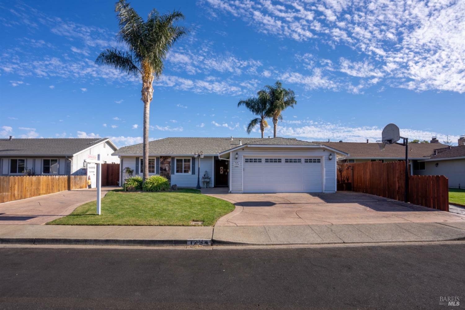 Property Photo:  1234 Alderwood Way  CA 95687 