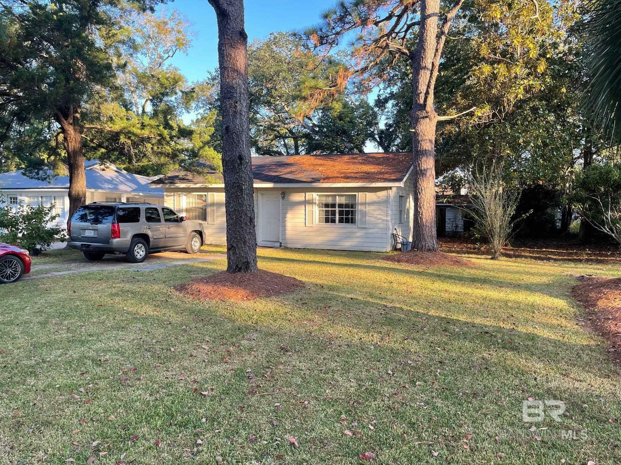 402 Orange W Orange Avenue  Foley AL 36535 photo