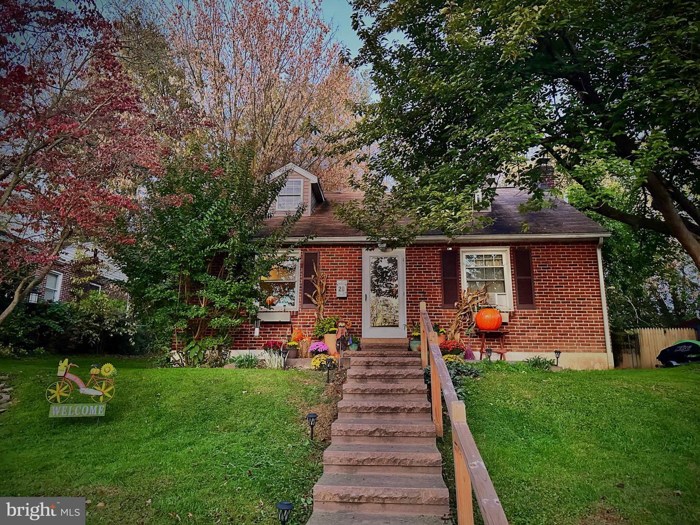 Property Photo:  20 Willis Lane  PA 17602 