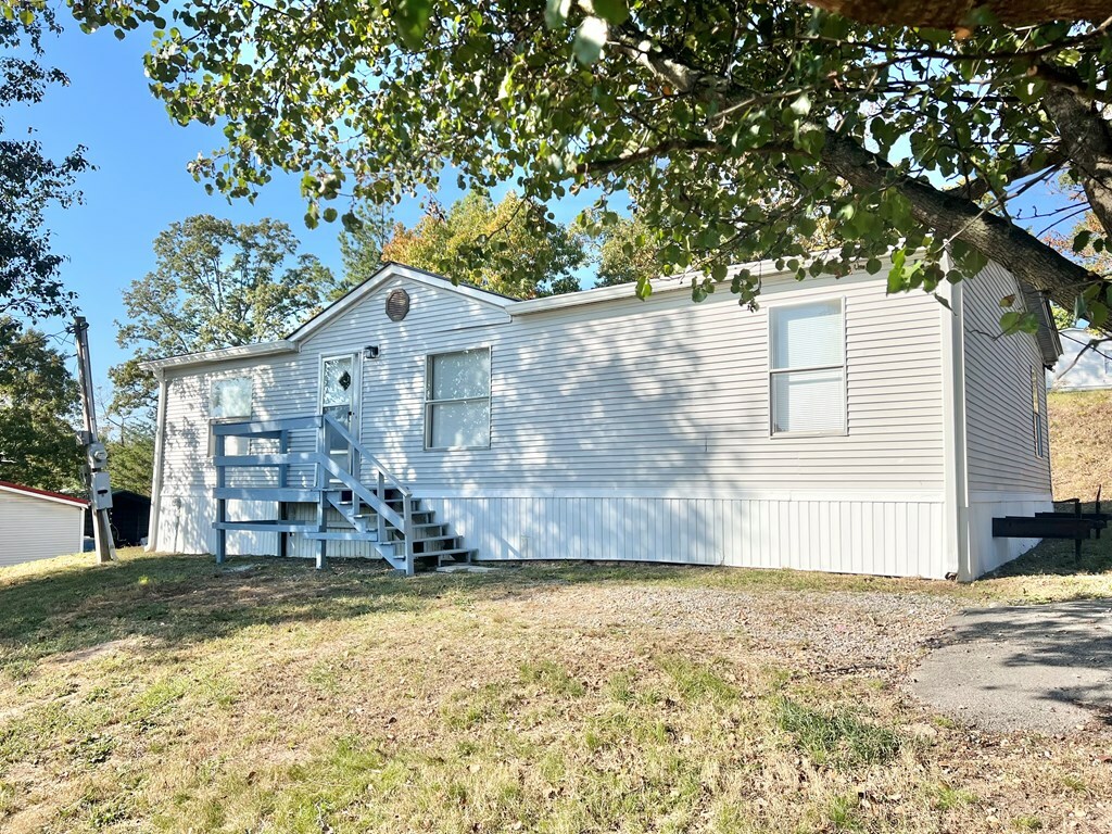 Property Photo:  124 Timbervale Drive  GA 30721 