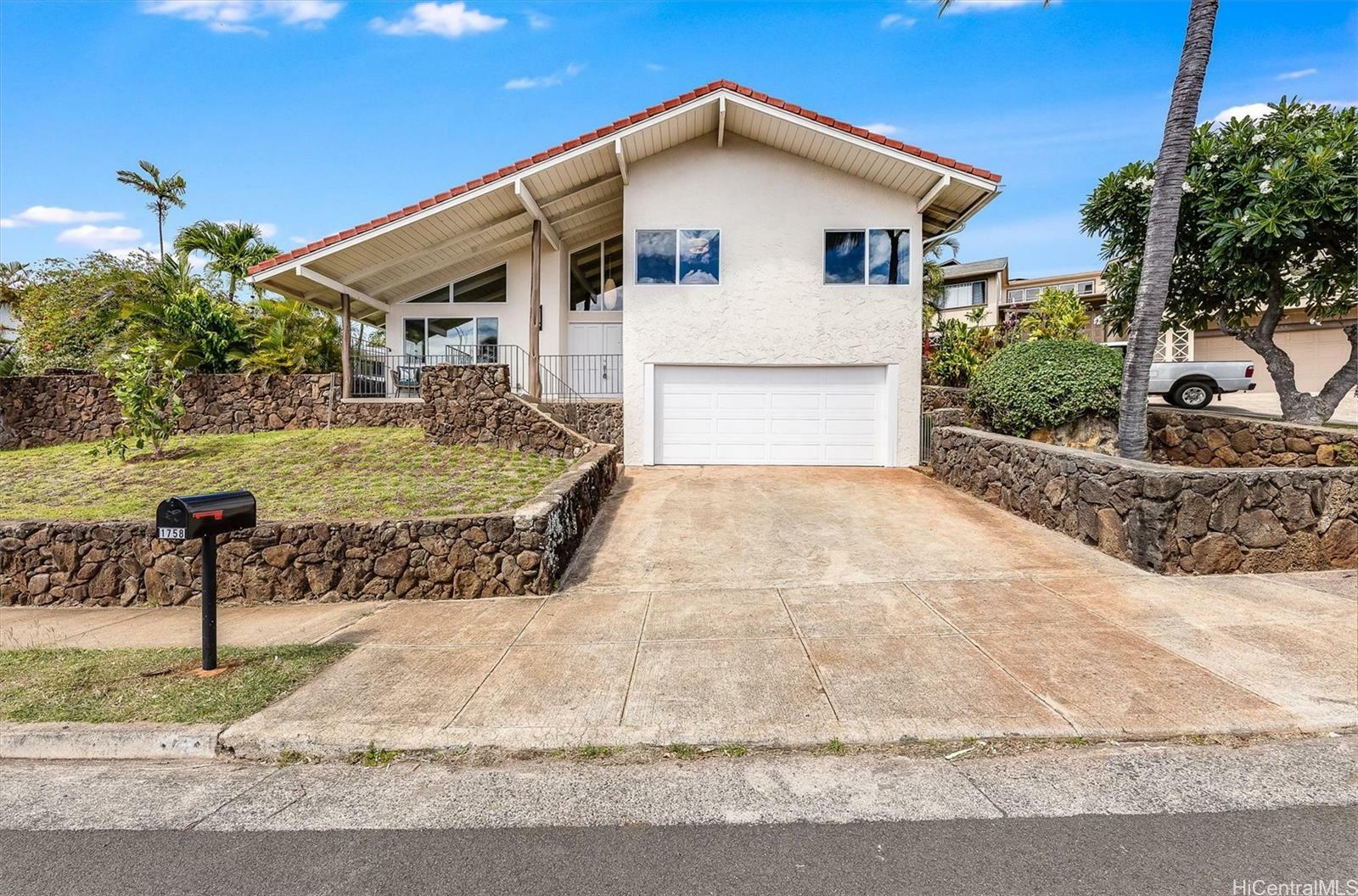 Property Photo:  1758 Laukahi Street  HI 96821 