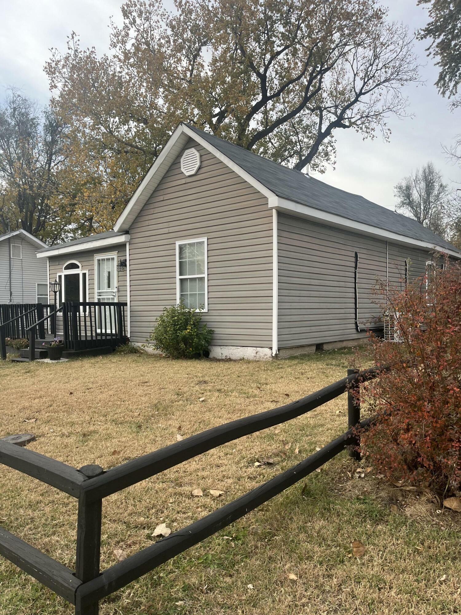 Property Photo:  1115 E Lafayette  MO 65265 