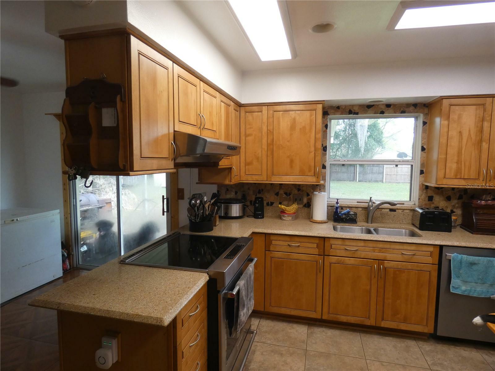 Property Photo:  137 N Nowell Street  FL 32835 