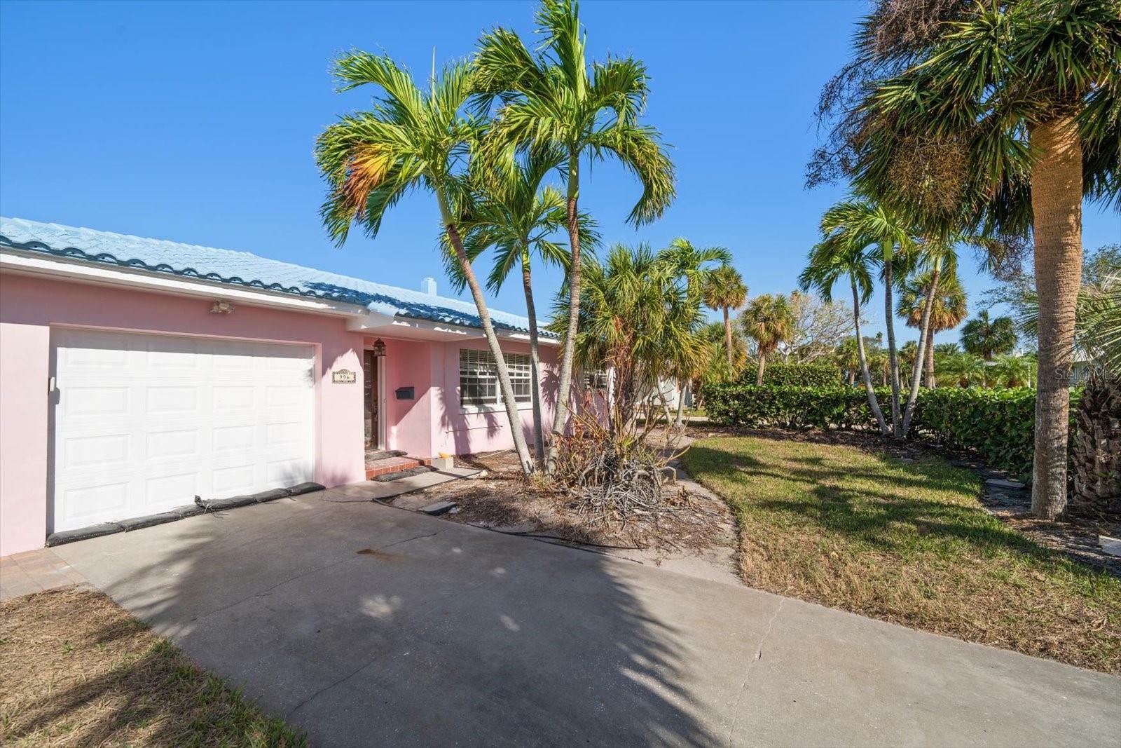 Property Photo:  996 Bruce Avenue  FL 33767 