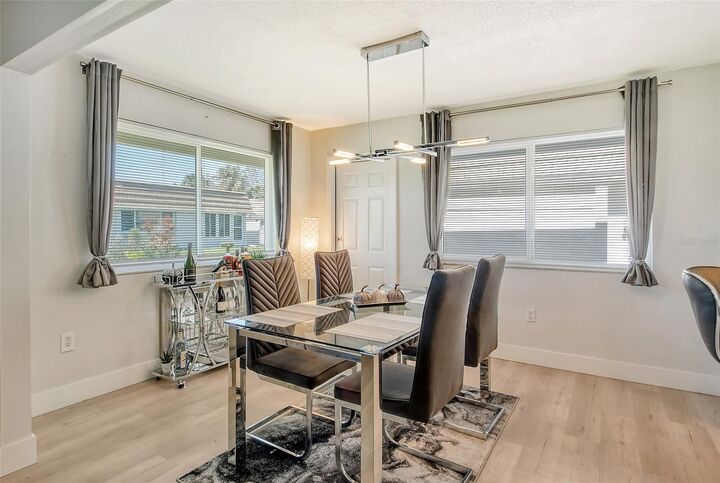 Property Photo:  2607 Riverbluff Parkway V145  FL 34231 
