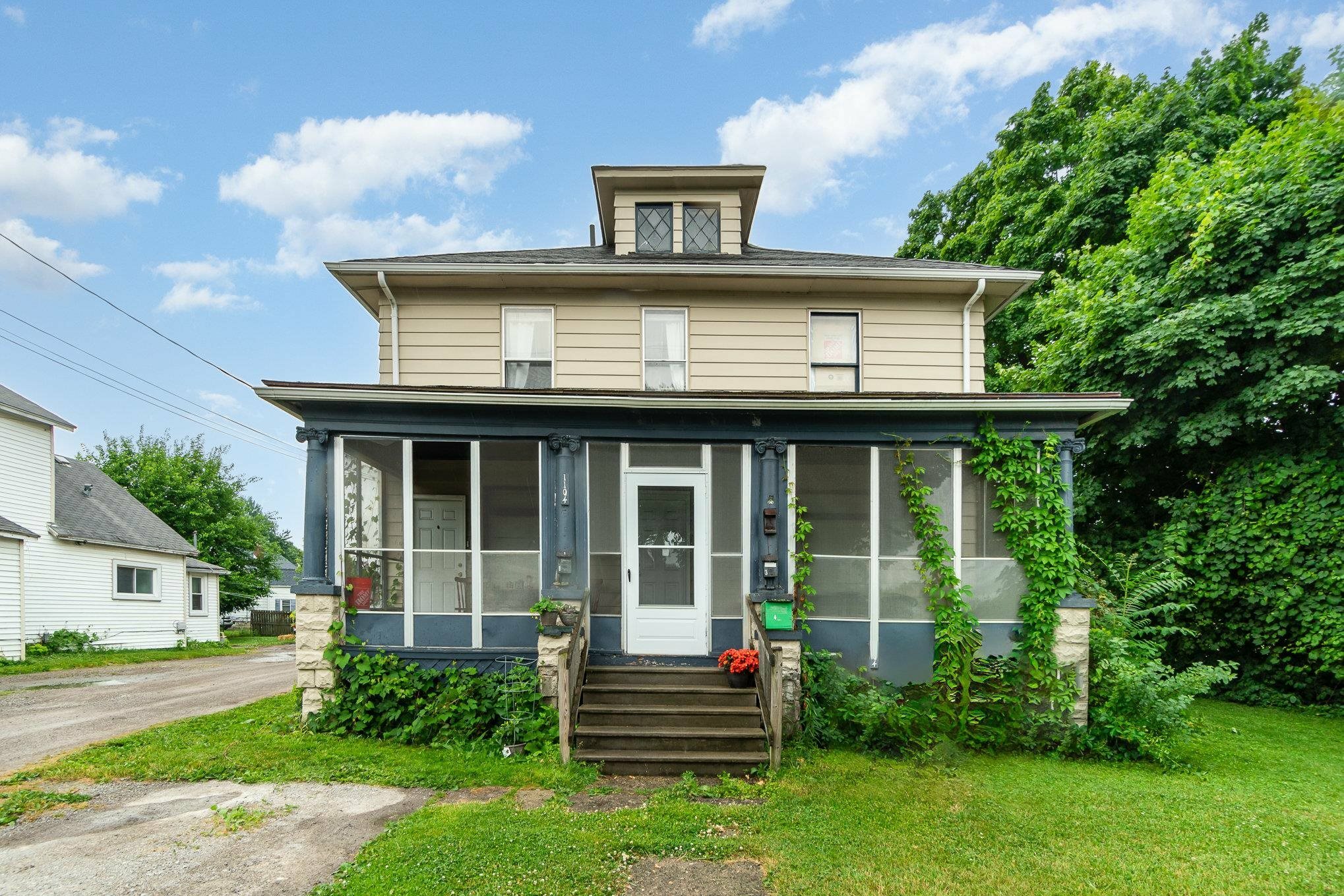 1104 Cass Avenue  Bay City MI 48708 photo