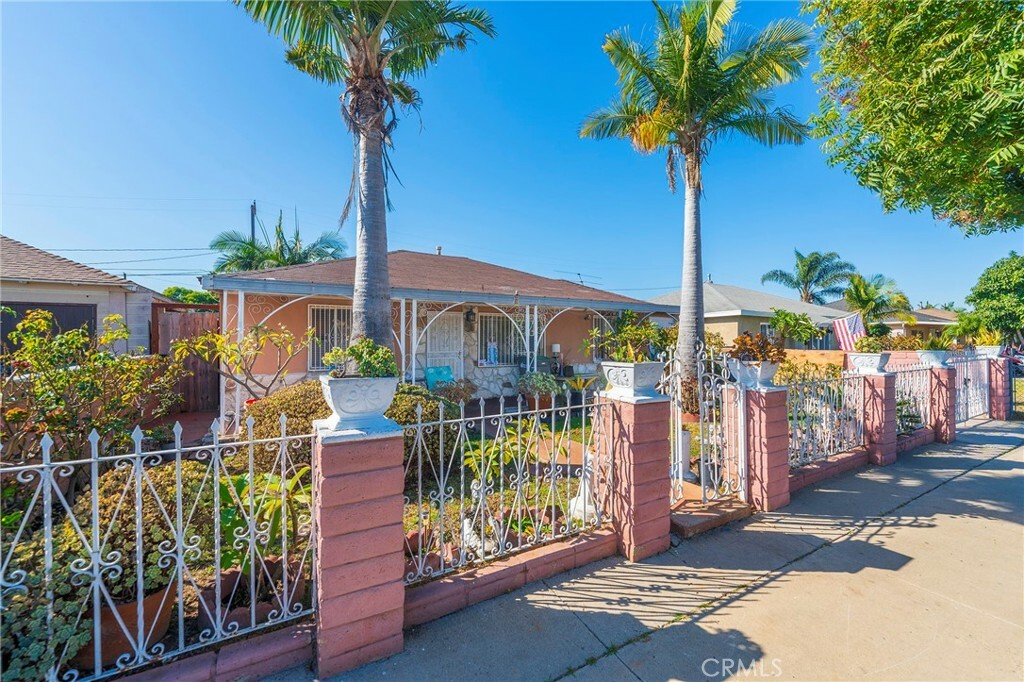 Property Photo:  22519 Ravenna Avenue  CA 90745 