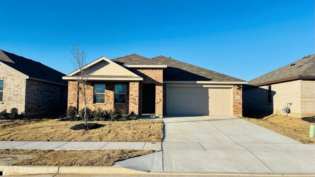 Property Photo: 4112 Twisted Creek Drive TX 76036
