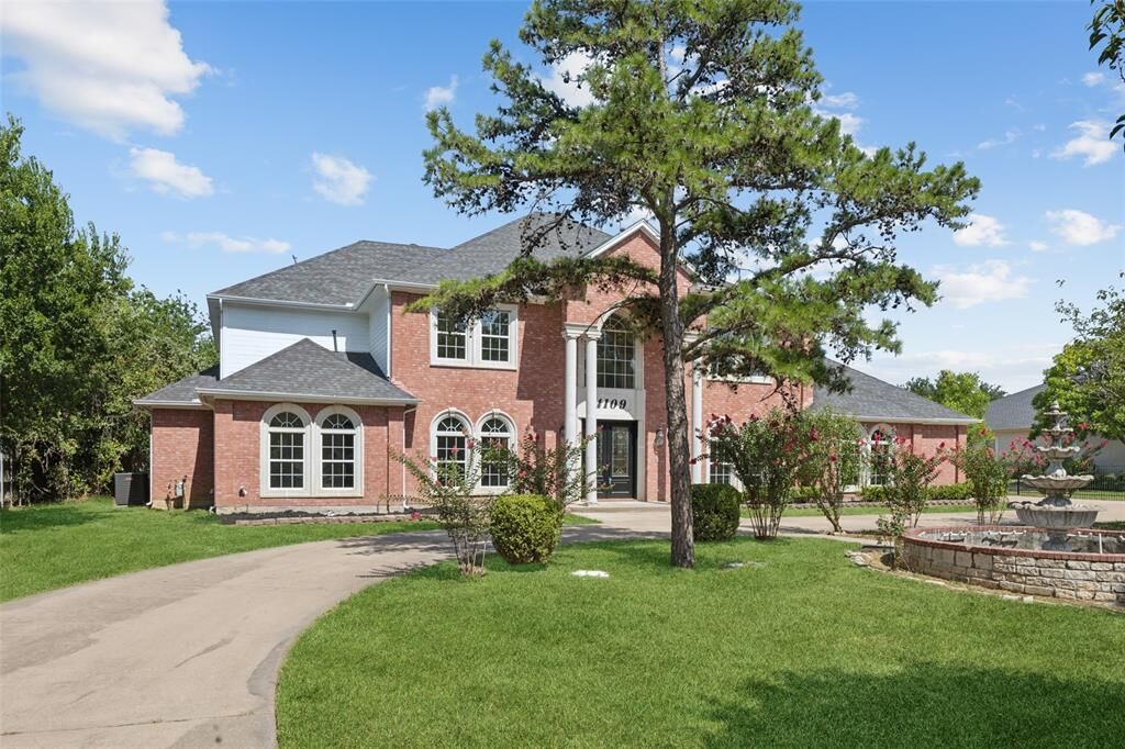 Property Photo: 4109 Shorewood Drive TX 76016