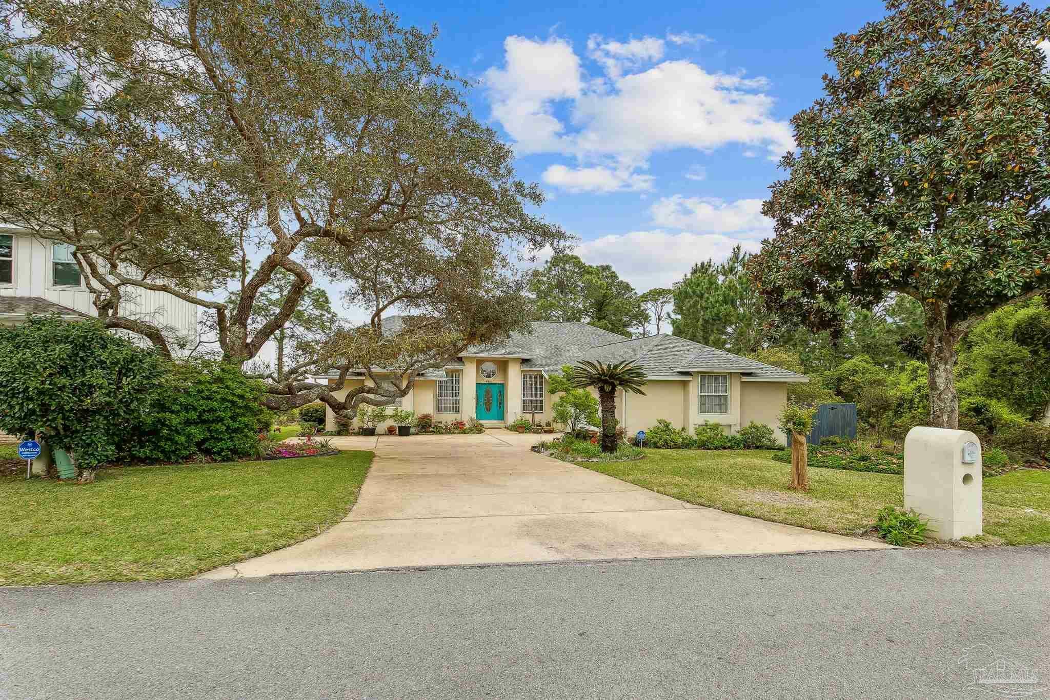 Property Photo:  421 Emerald Pointe Dr  FL 32569 