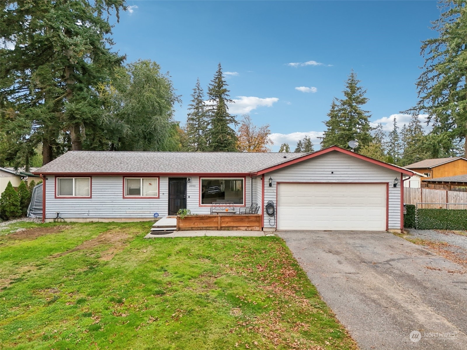 Property Photo:  3903 118th Place NE  WA 98271 