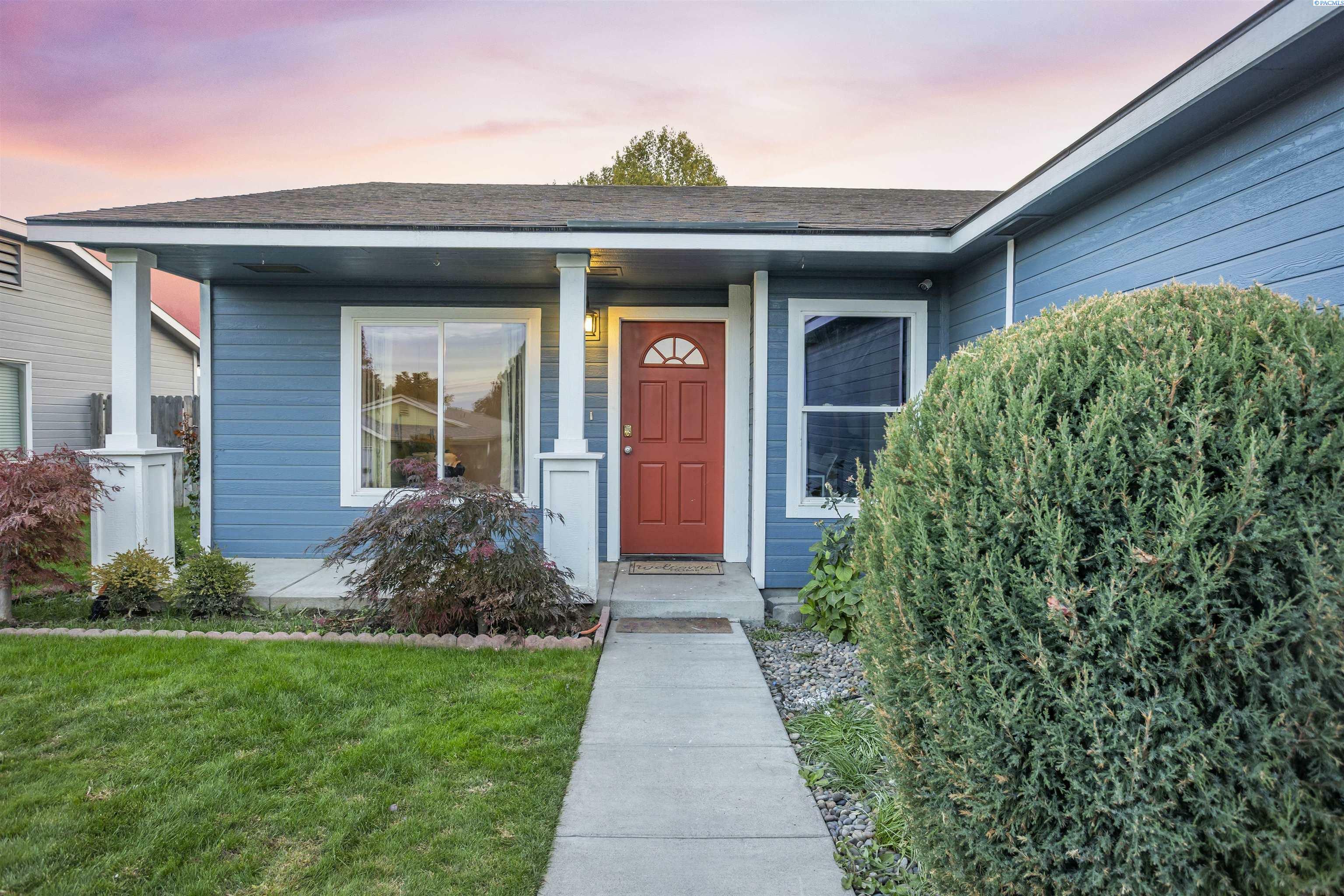 Property Photo:  2319 W 20th Ave  WA 99337 