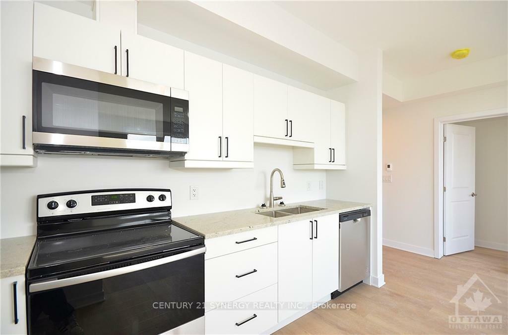 Property Photo:  7 Maple Avenue 302  ON K7A 1Z4 