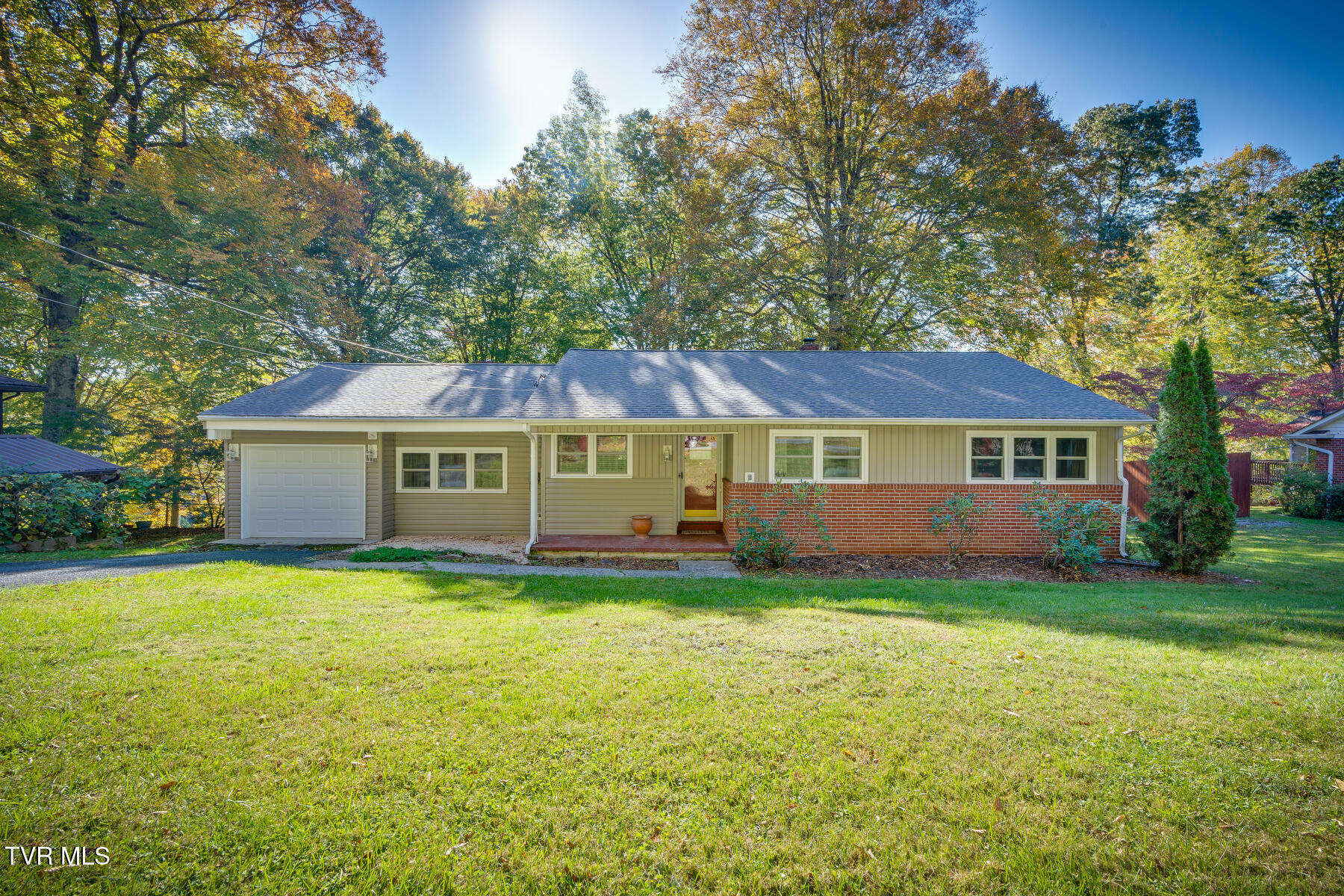 904 Echo Lane  Johnson City TN 37604 photo