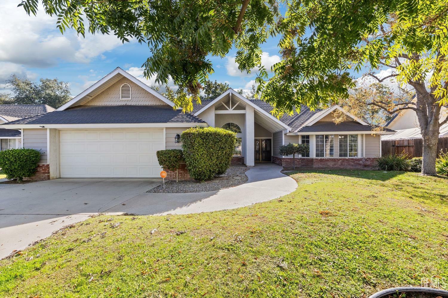 Property Photo:  2416 Gambel Oak Way  CA 93311 