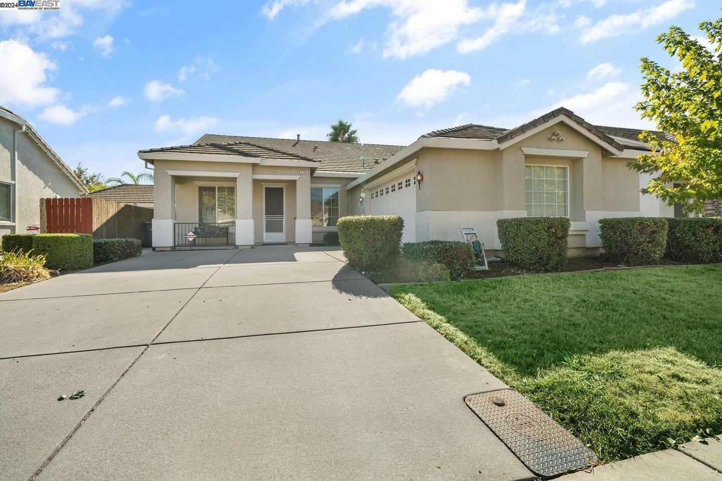 Property Photo:  1704 Newark Ln  CA 94585 