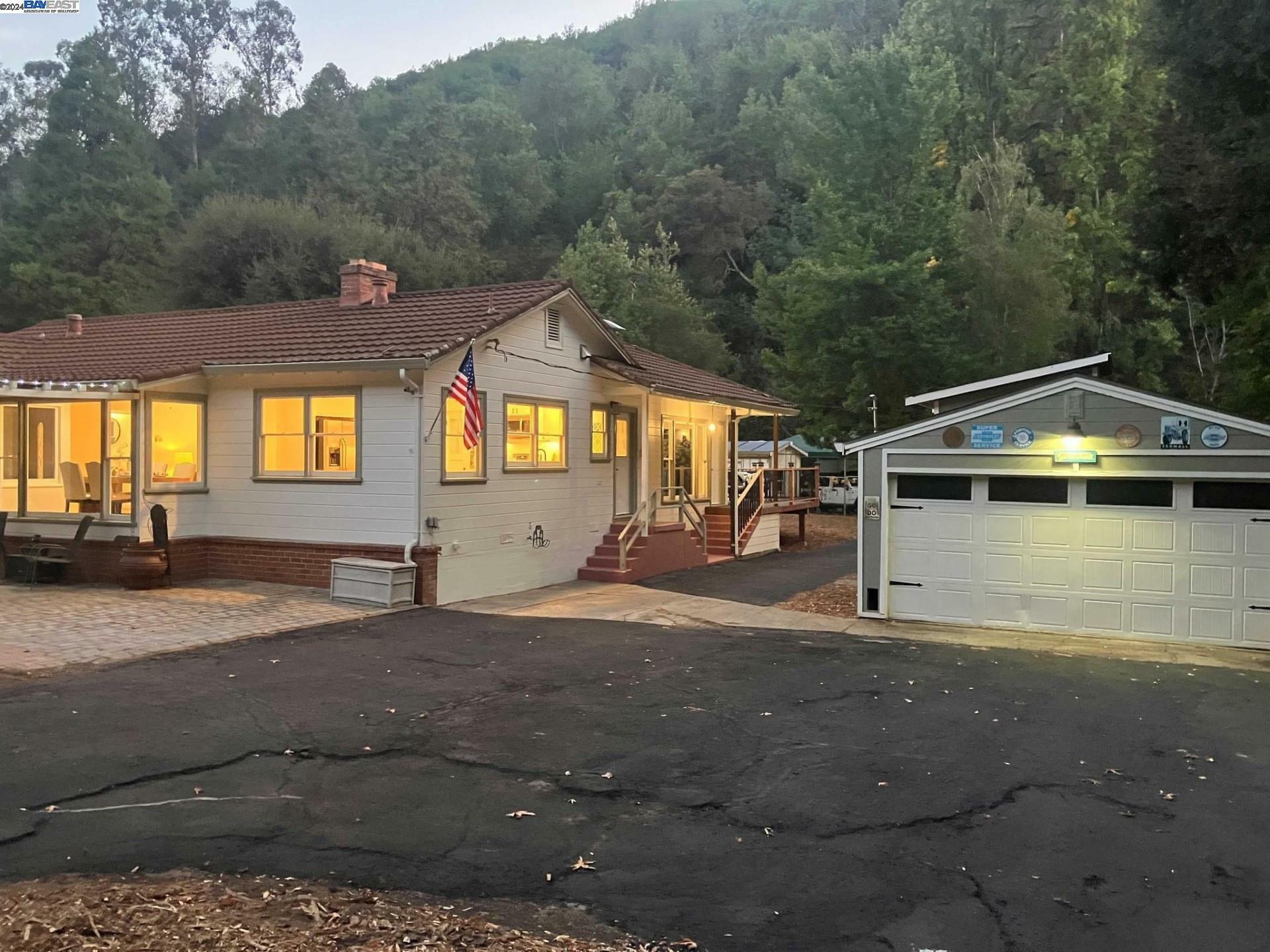 Property Photo:  30063 Palomares Rd  CA 94552 