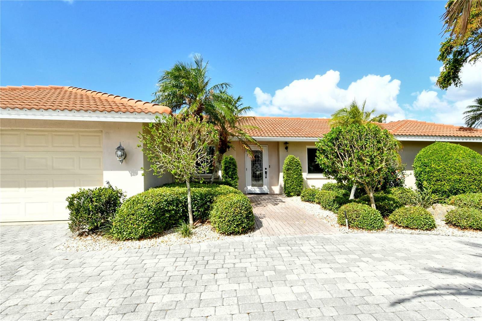 Property Photo:  521 Putting Green Lane  FL 34228 