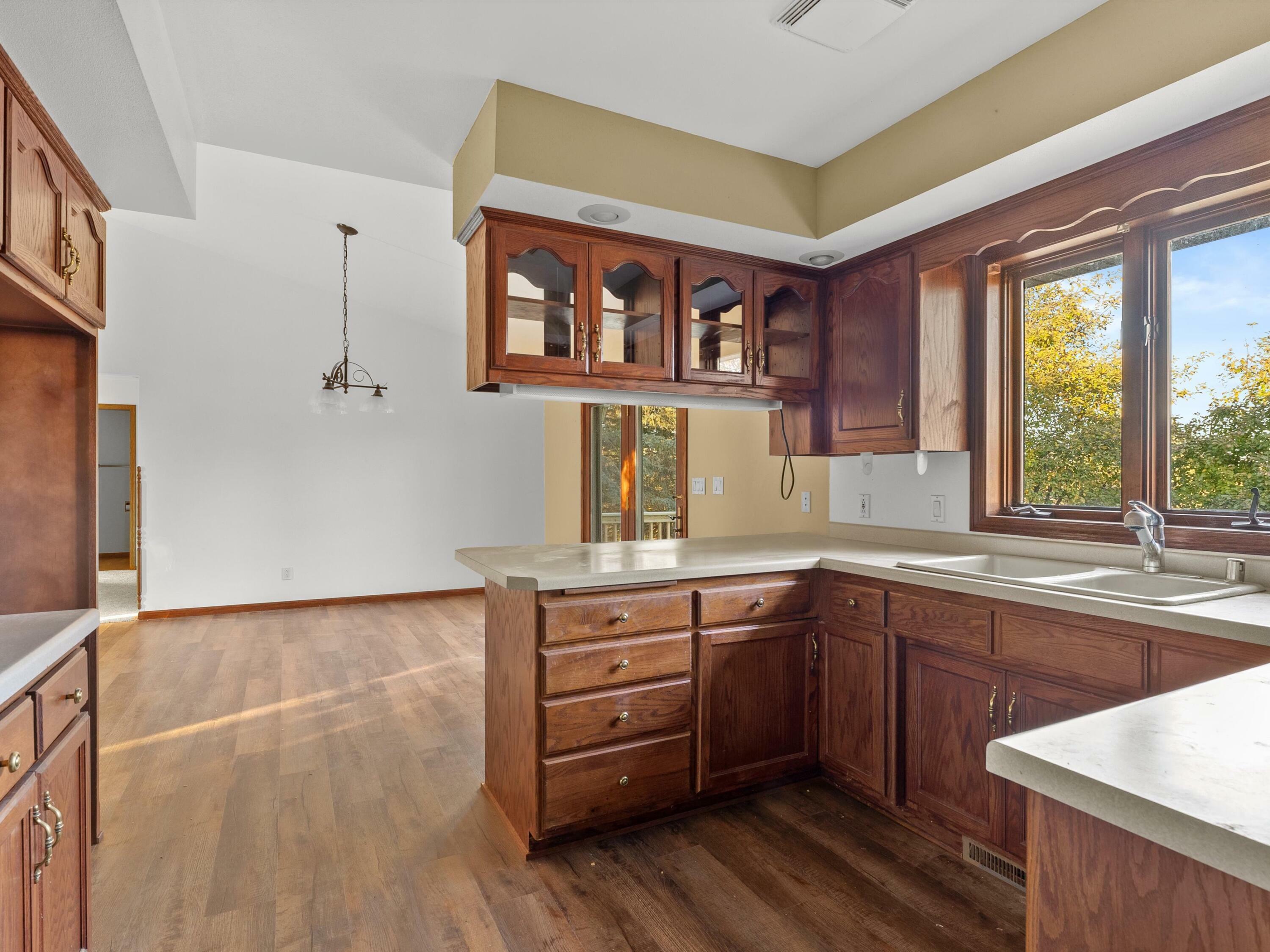 Property Photo:  208 Southridge Dr  WI 53042 