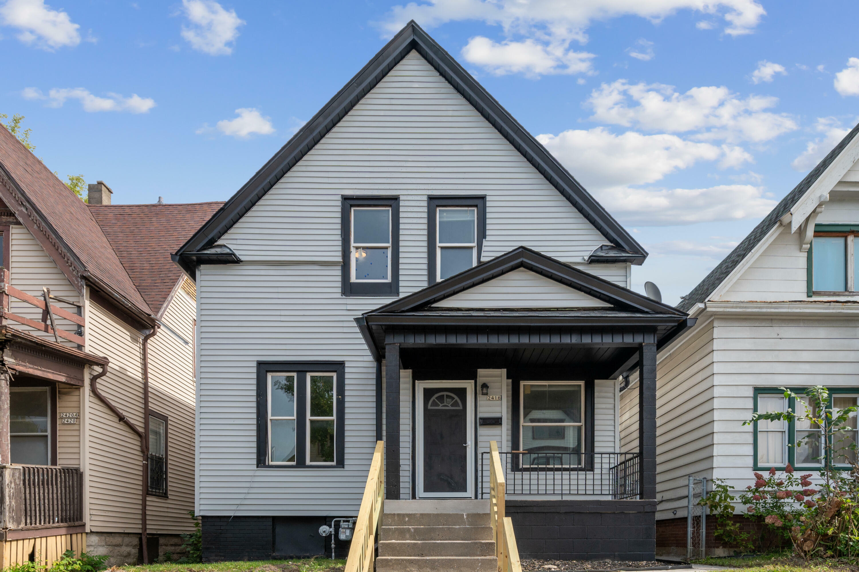 Property Photo:  2416 N 35th St  WI 53210 