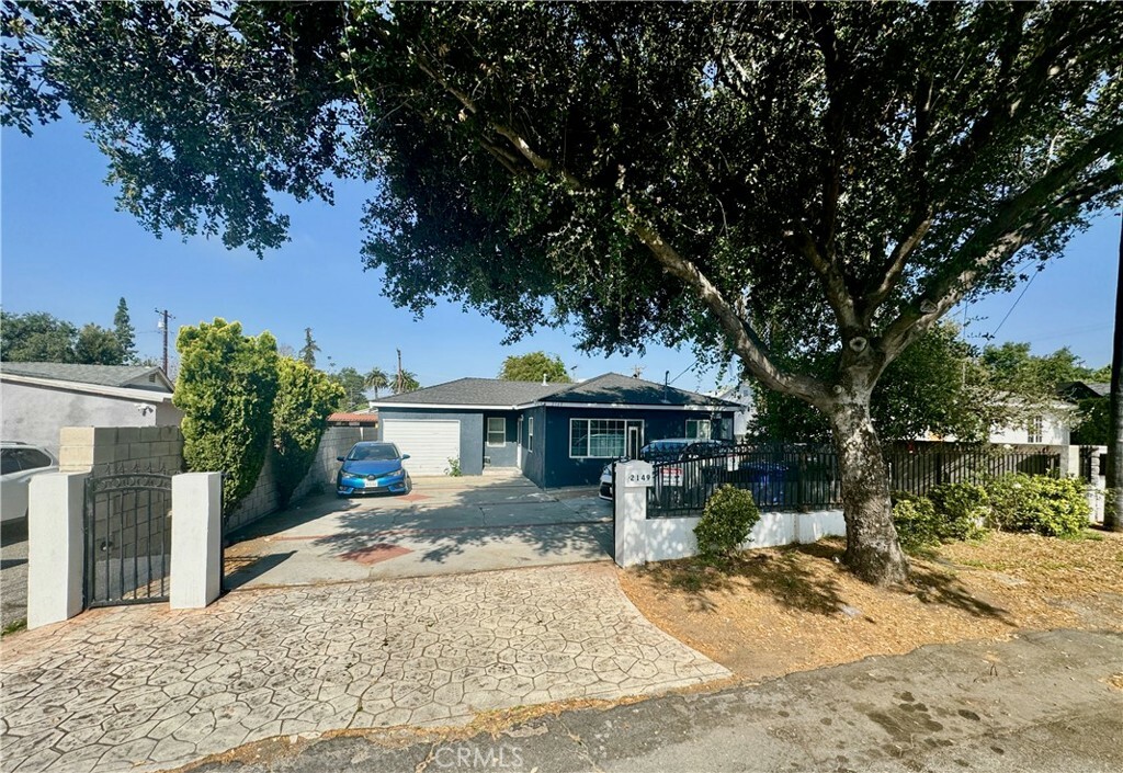 Property Photo:  2149 Summit Avenue  CA 91001 