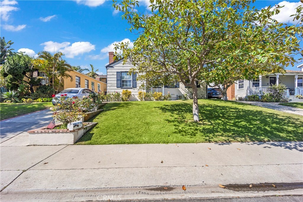 Property Photo:  8383 Westlawn Avenue  CA 90045 