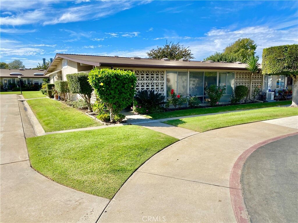 Property Photo: 13381 N Fairfield Ln, M8-179L CA 90740