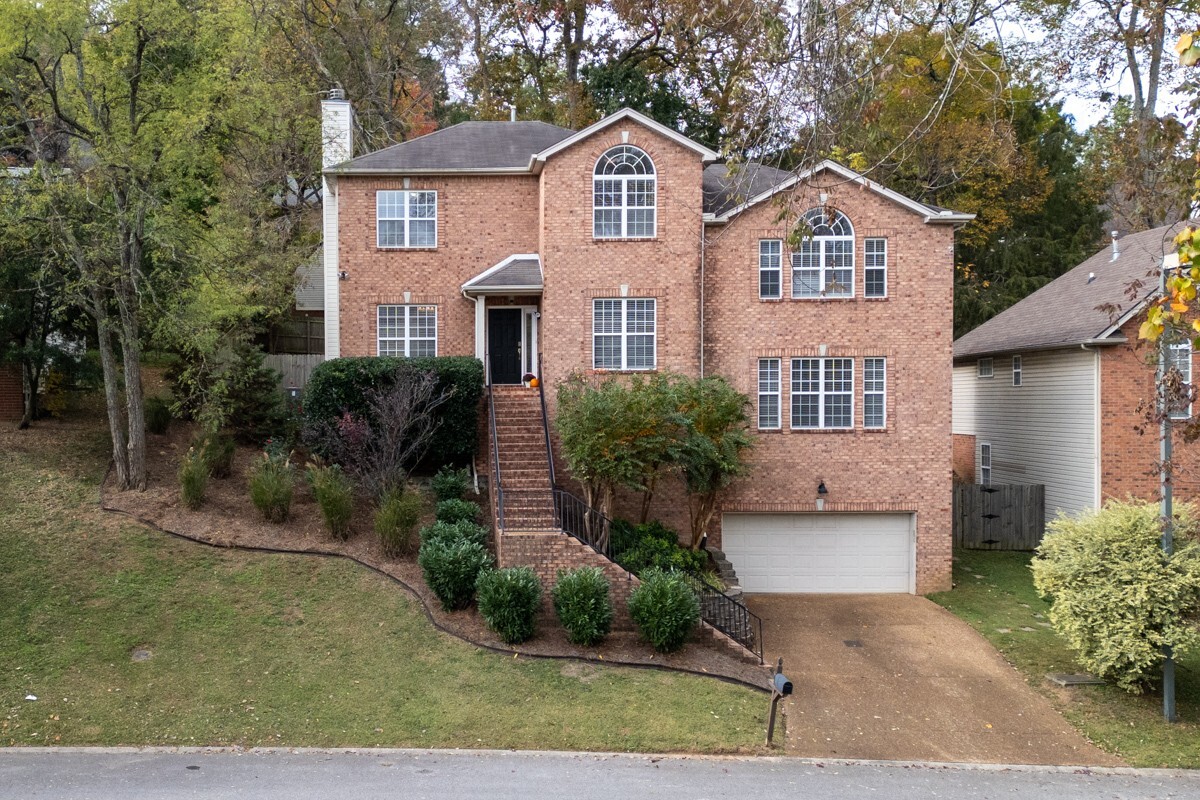 Property Photo: 628 Magnolia Ln TN 37211