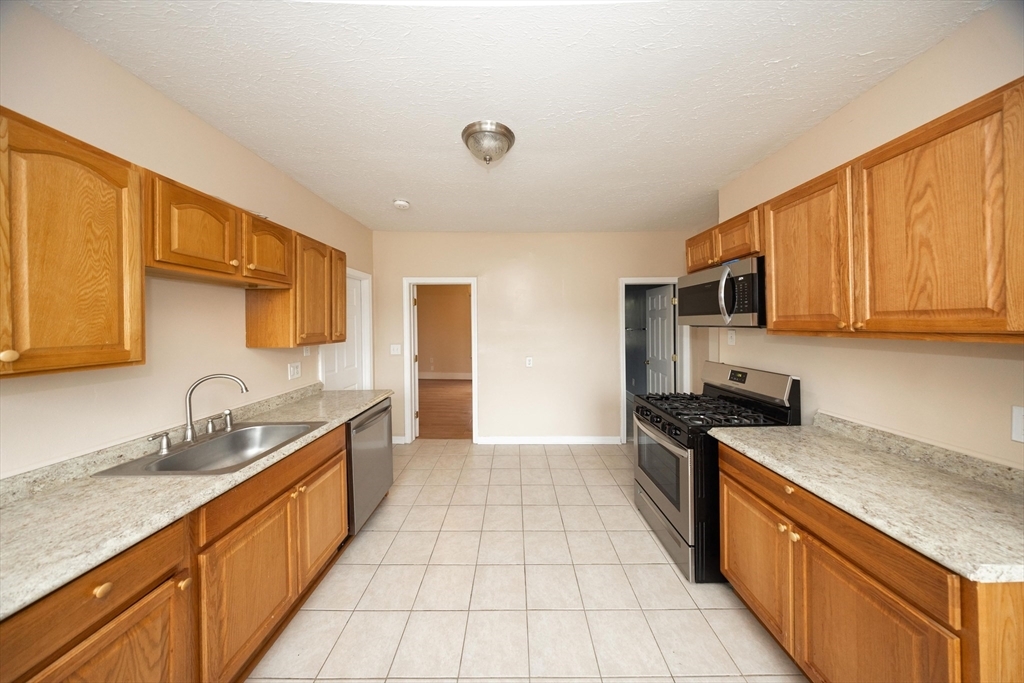 Property Photo:  15 Seward Street 3  MA 01604 