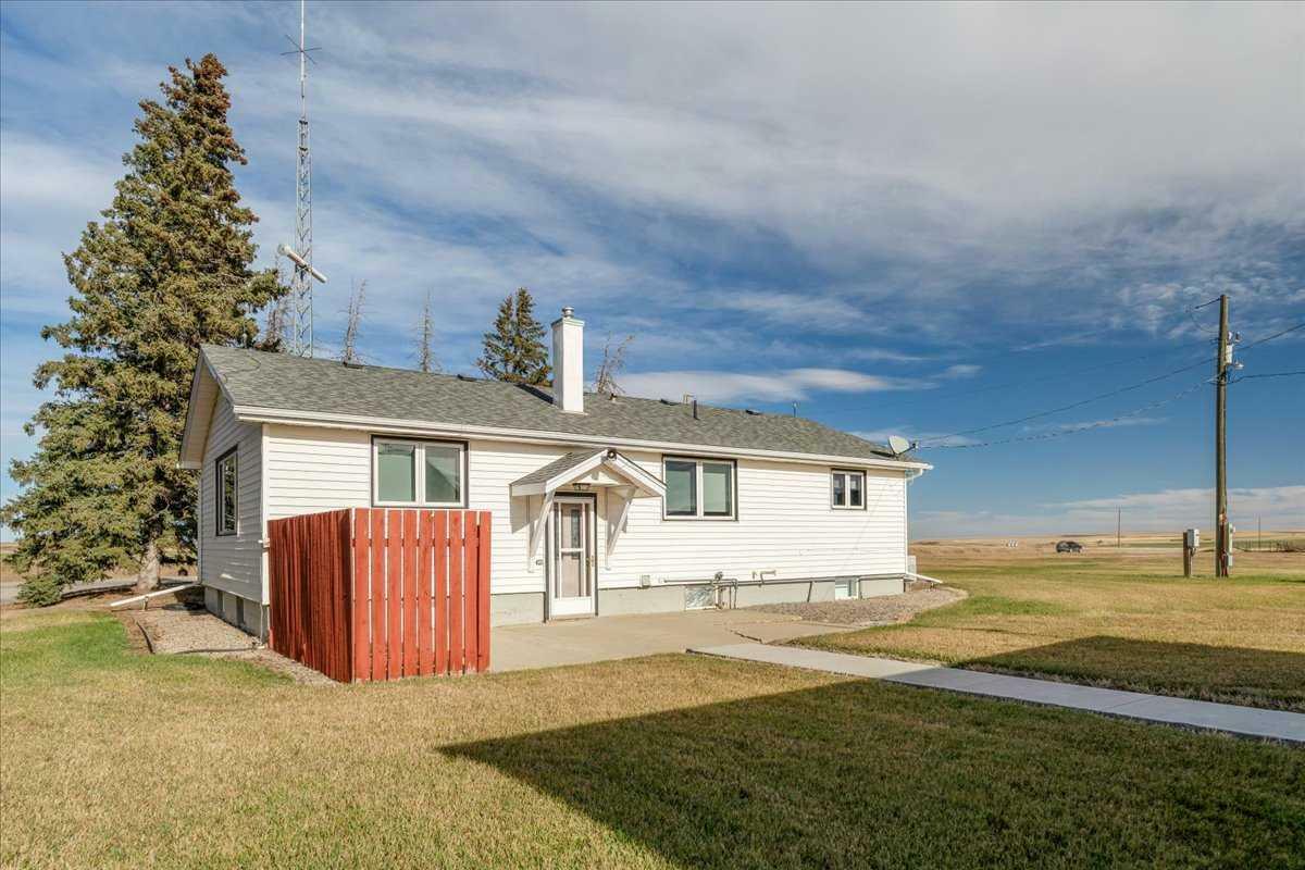 Property Photo:  244083 Highway 24  AB T0L 1P0 