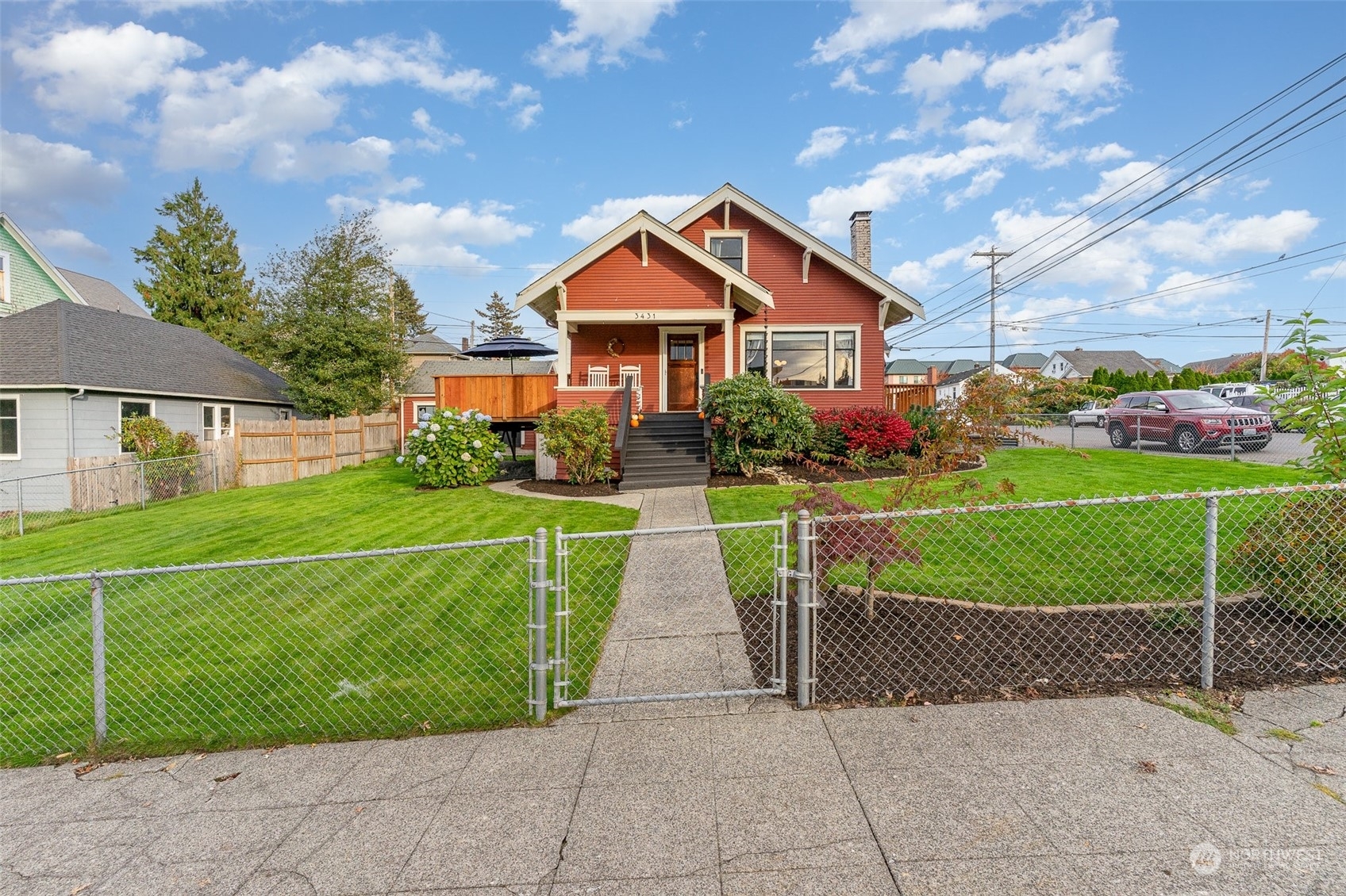 Property Photo:  3431 Hoyt Avenue  WA 98201 