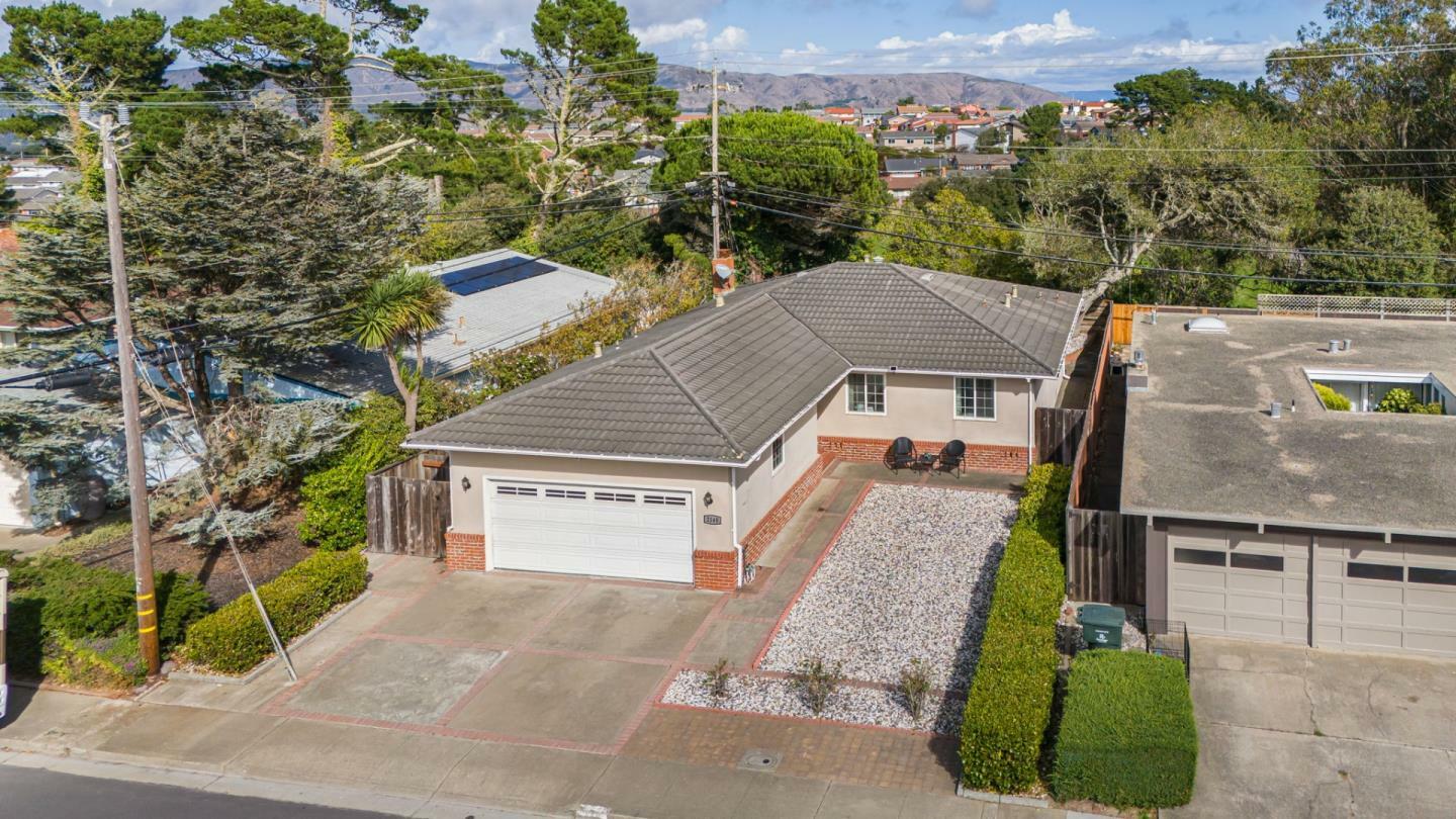 Property Photo:  2140 Oakmont Drive  CA 94066 