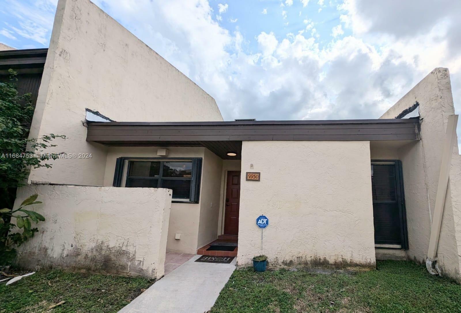 Property Photo:  9930 NW 10th St 9  FL 33024 