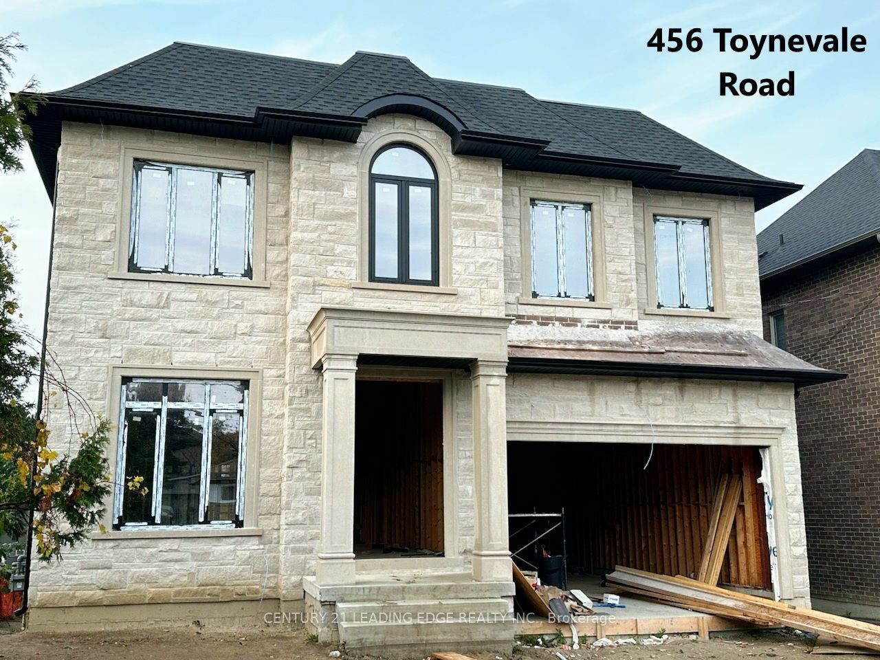 456 Toynevale Rd  Pickering ON L1W 2H1 photo