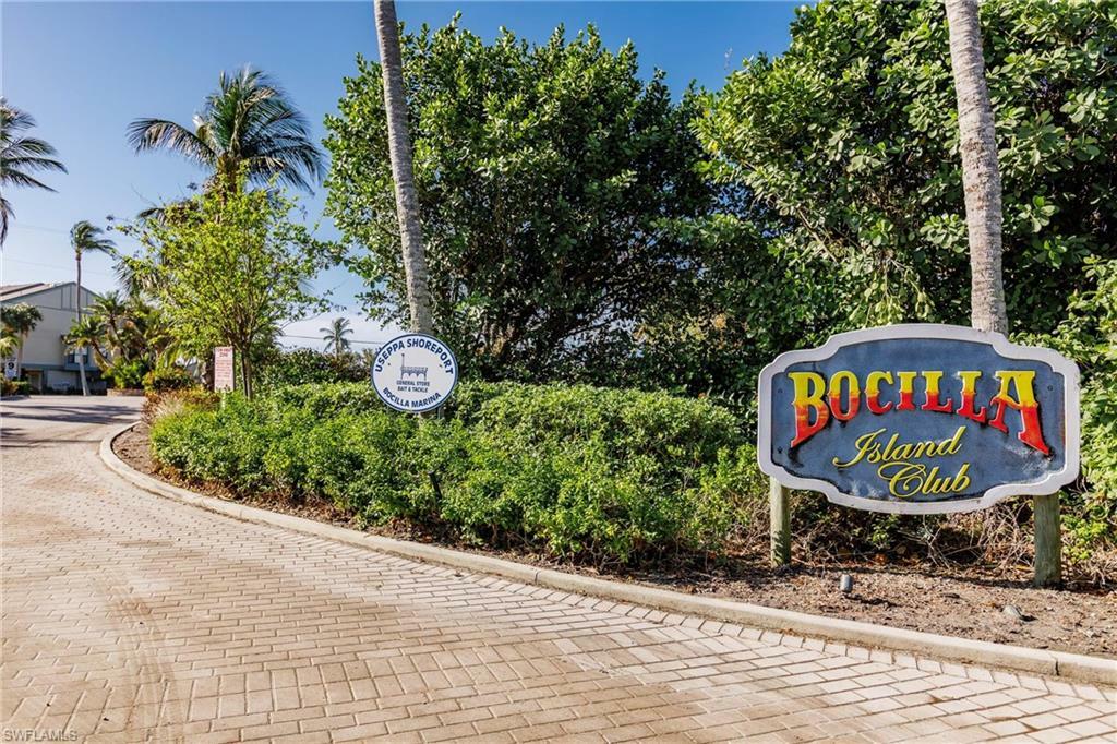 Property Photo:  16650 Bocilla Island Club Dr 51  FL 33922 