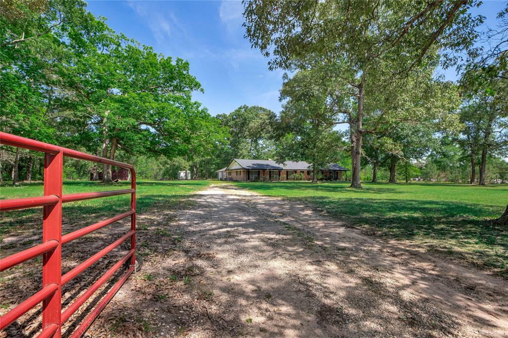 206 N Duck Creek Road  Cleveland TX 77328 photo