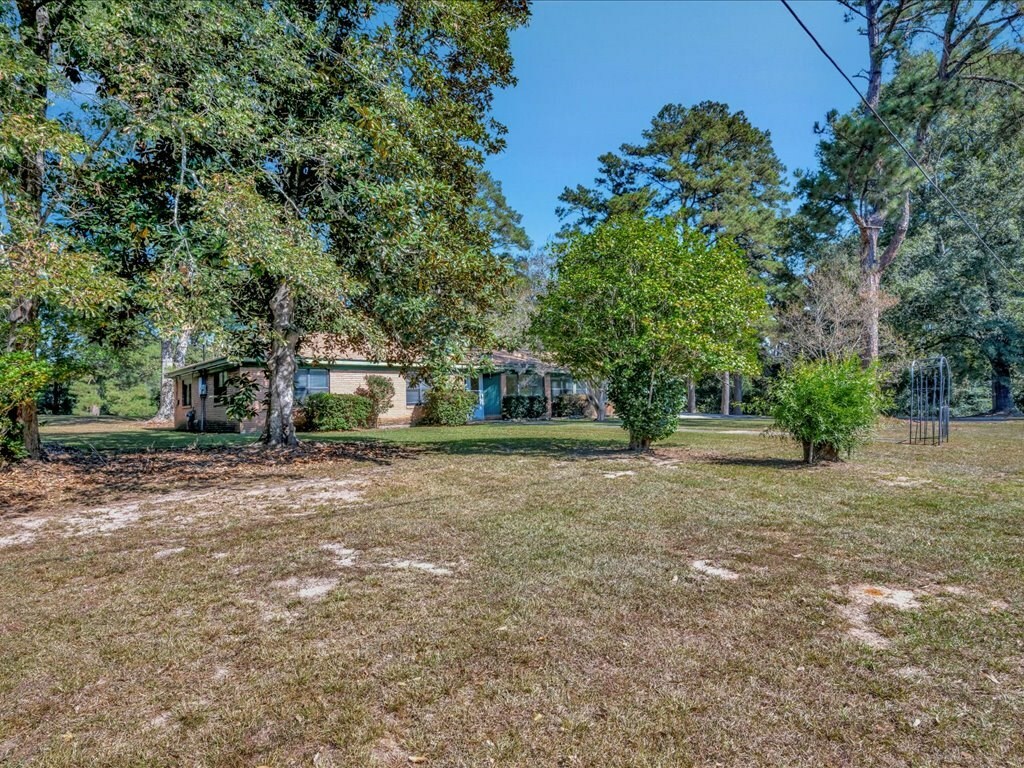 Property Photo:  817 McMahon Street  TX 75966 