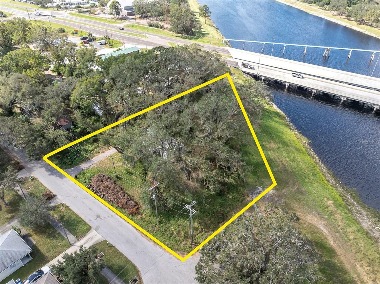 Property Photo:  8406 Radio Lane  FL 33619 