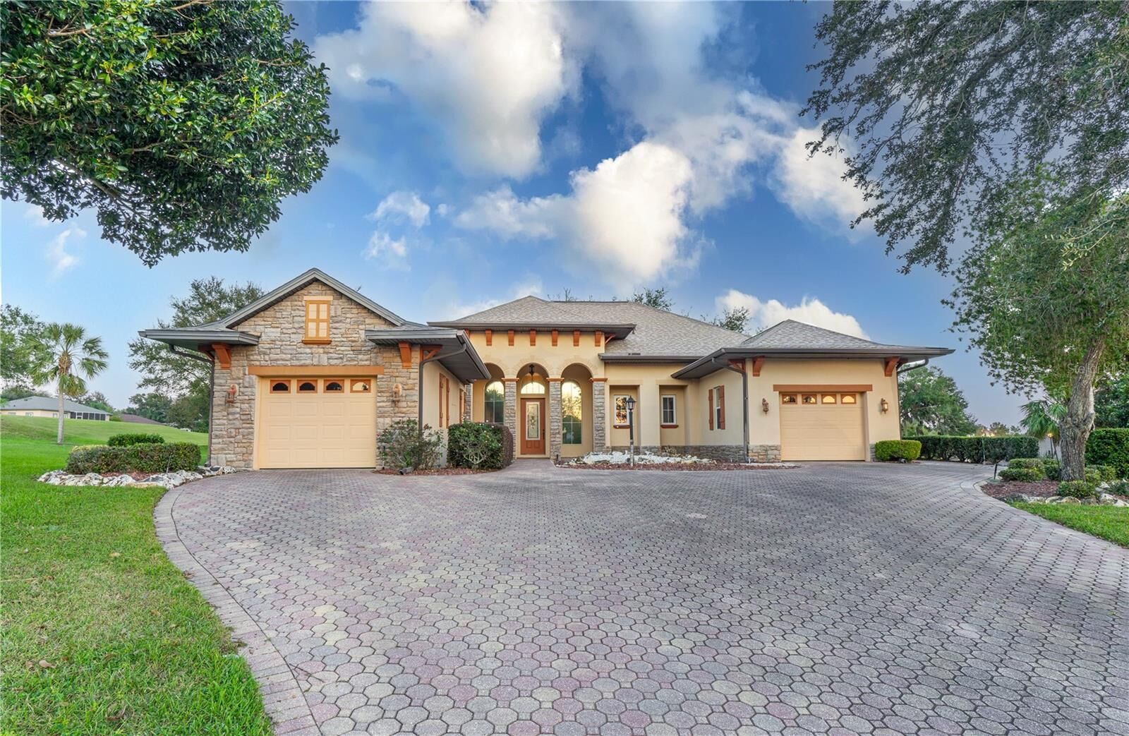 Property Photo: 38748 Lakeview Walk FL 32159