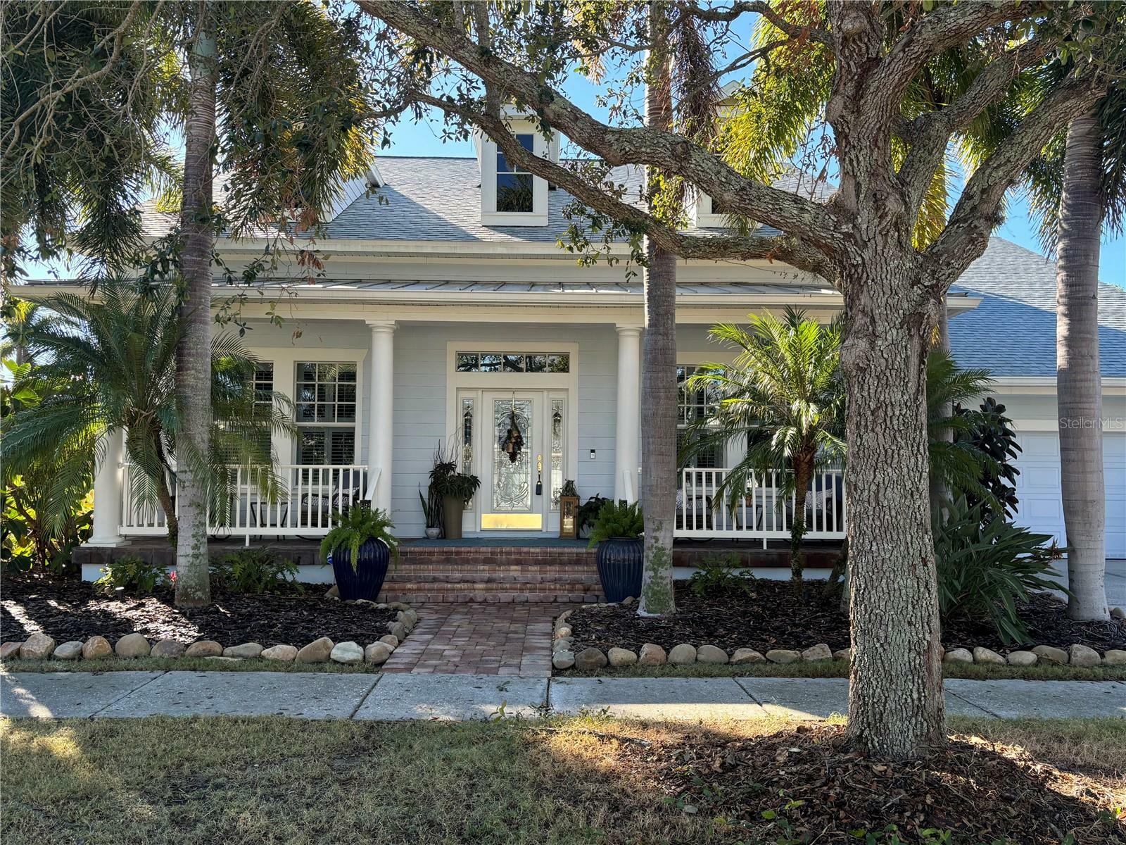 Property Photo:  618 Islebay Drive  FL 33572 