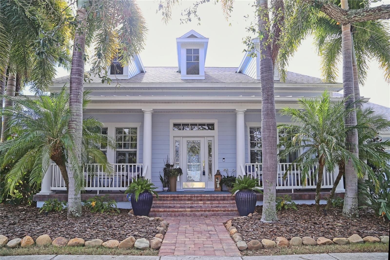 Property Photo: 618 Islebay Drive FL 33572